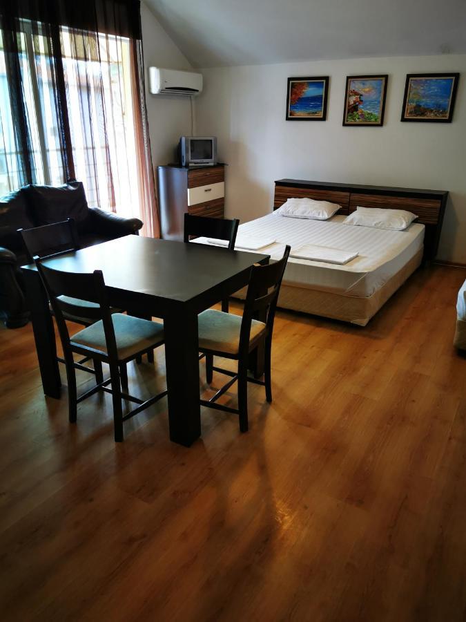 Jelezchevi Guest Rooms Πριμόρσκο Εξωτερικό φωτογραφία